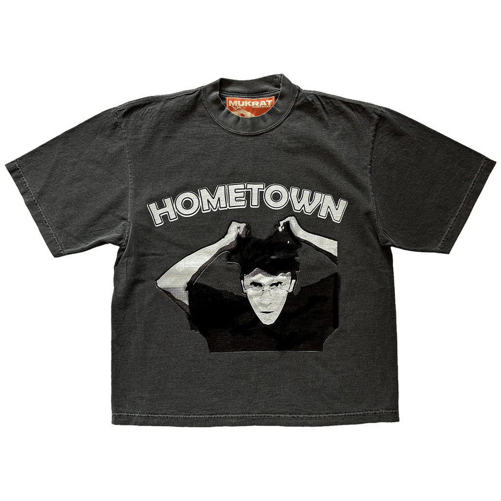Hometown, Tee