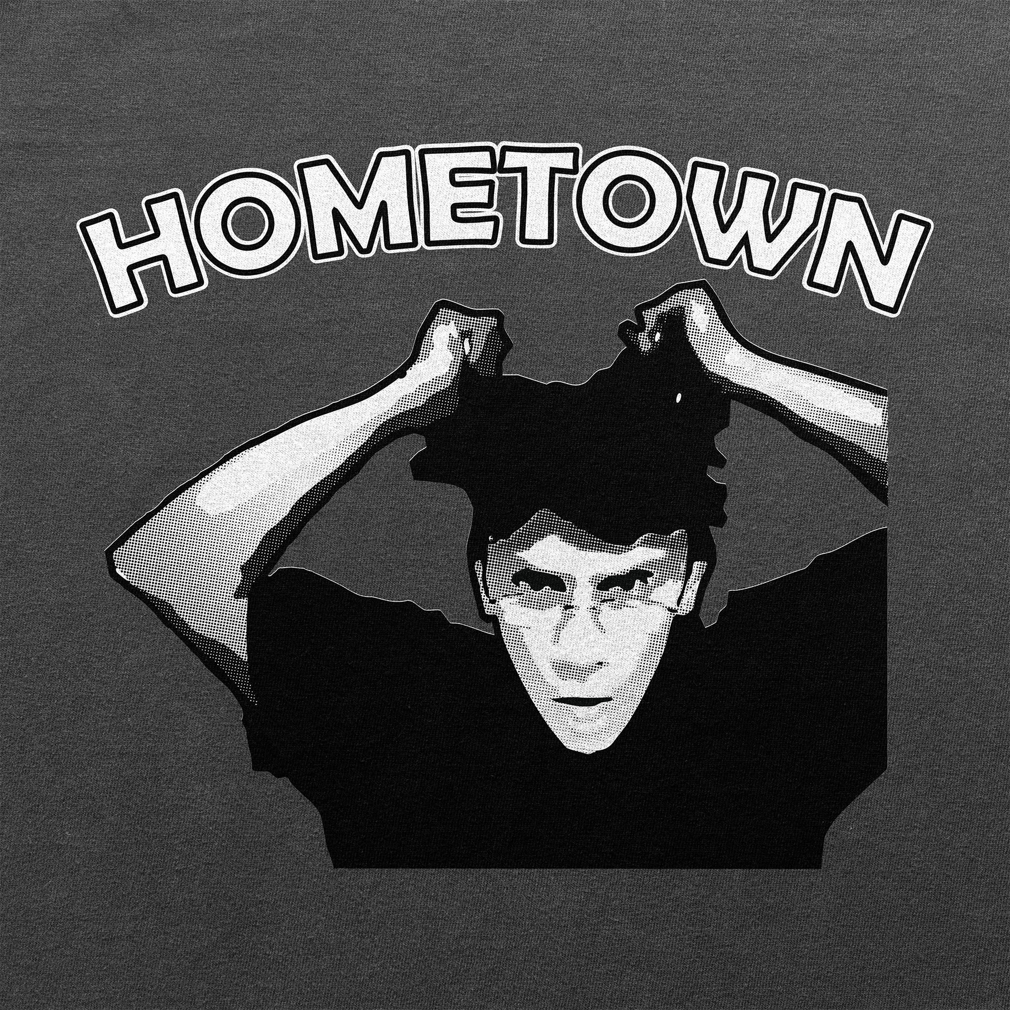 Hometown, Tee